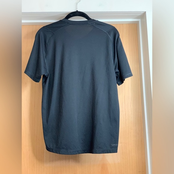 Adidas FreeLift Black Short Sleeve Tee. Size-Small - Picture 2 of 3
